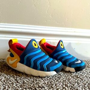 Nike Dynamo Go Sneakers Boys size 11 C